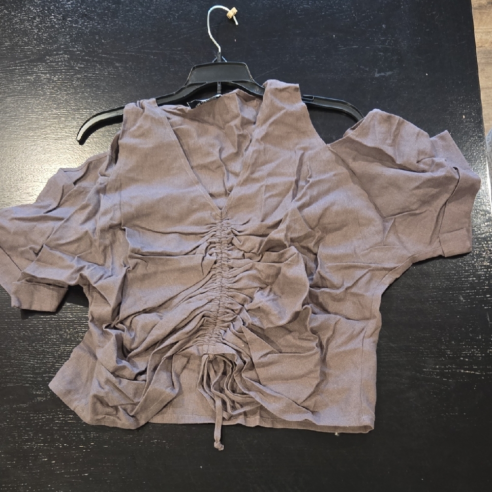 NWOT! LNA Cold Shoulder Top